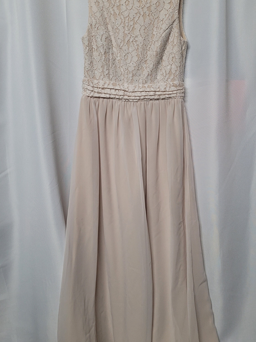 Sleeveless Lace Bodice Maxi Dress in Light Pink